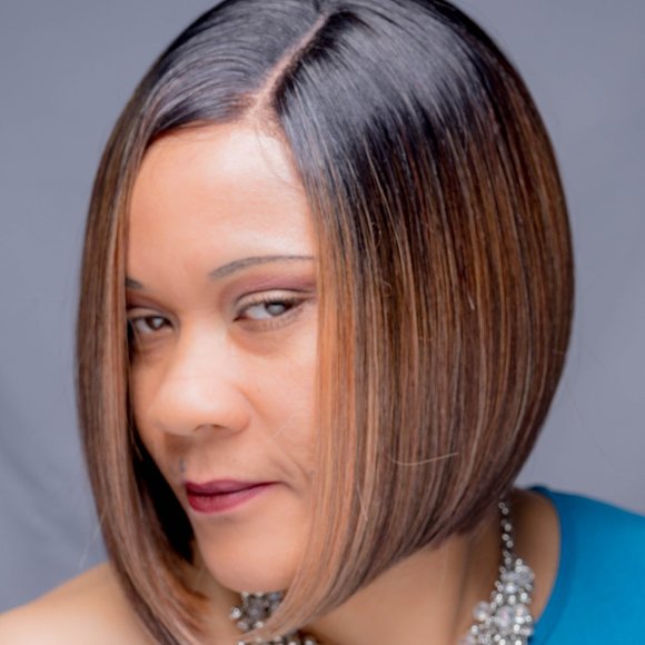 Classy Bob - Picture 4 of 10